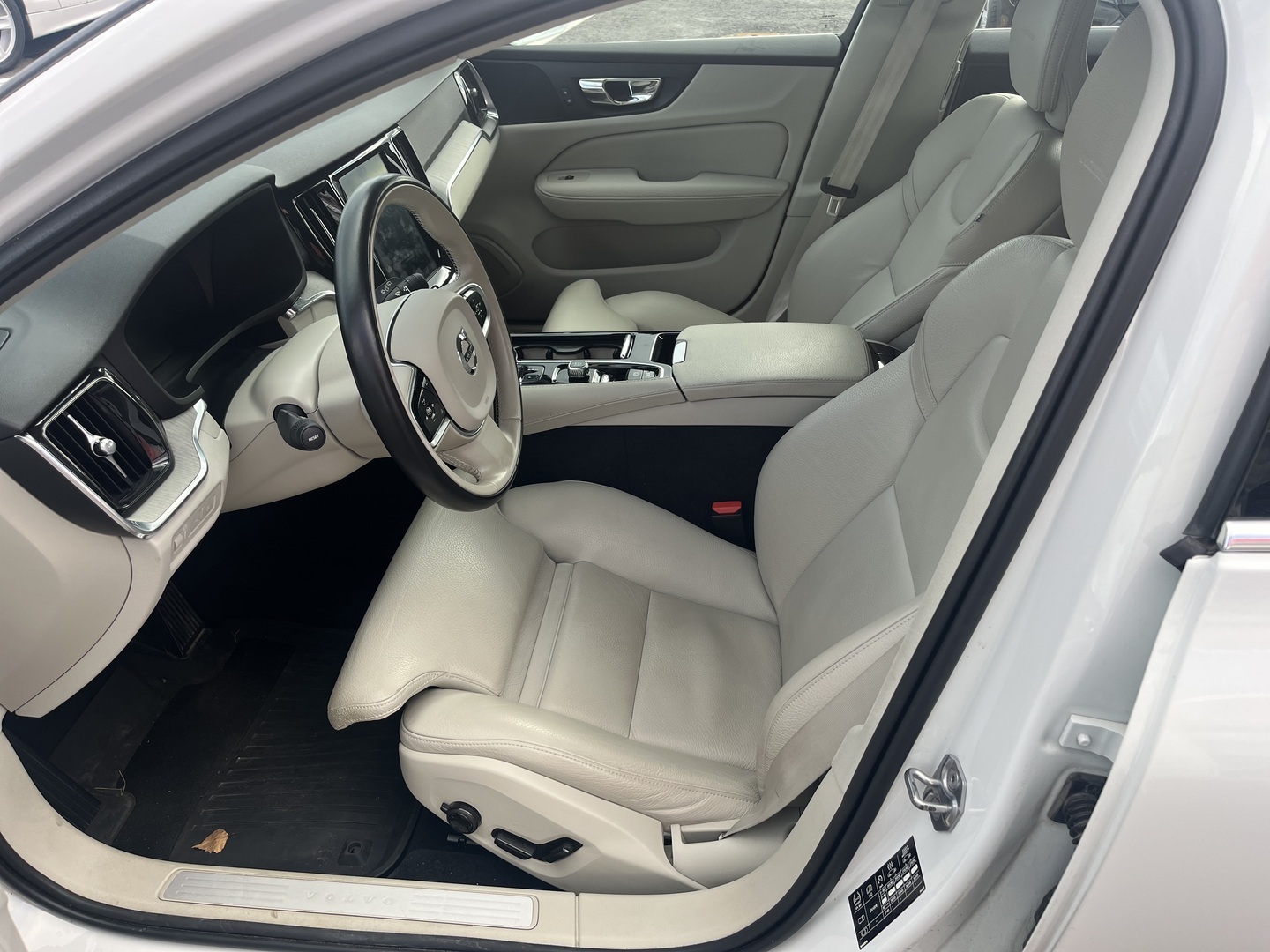 Volvo - V60 - T8 TwE AWD Inscription aut - Farmari