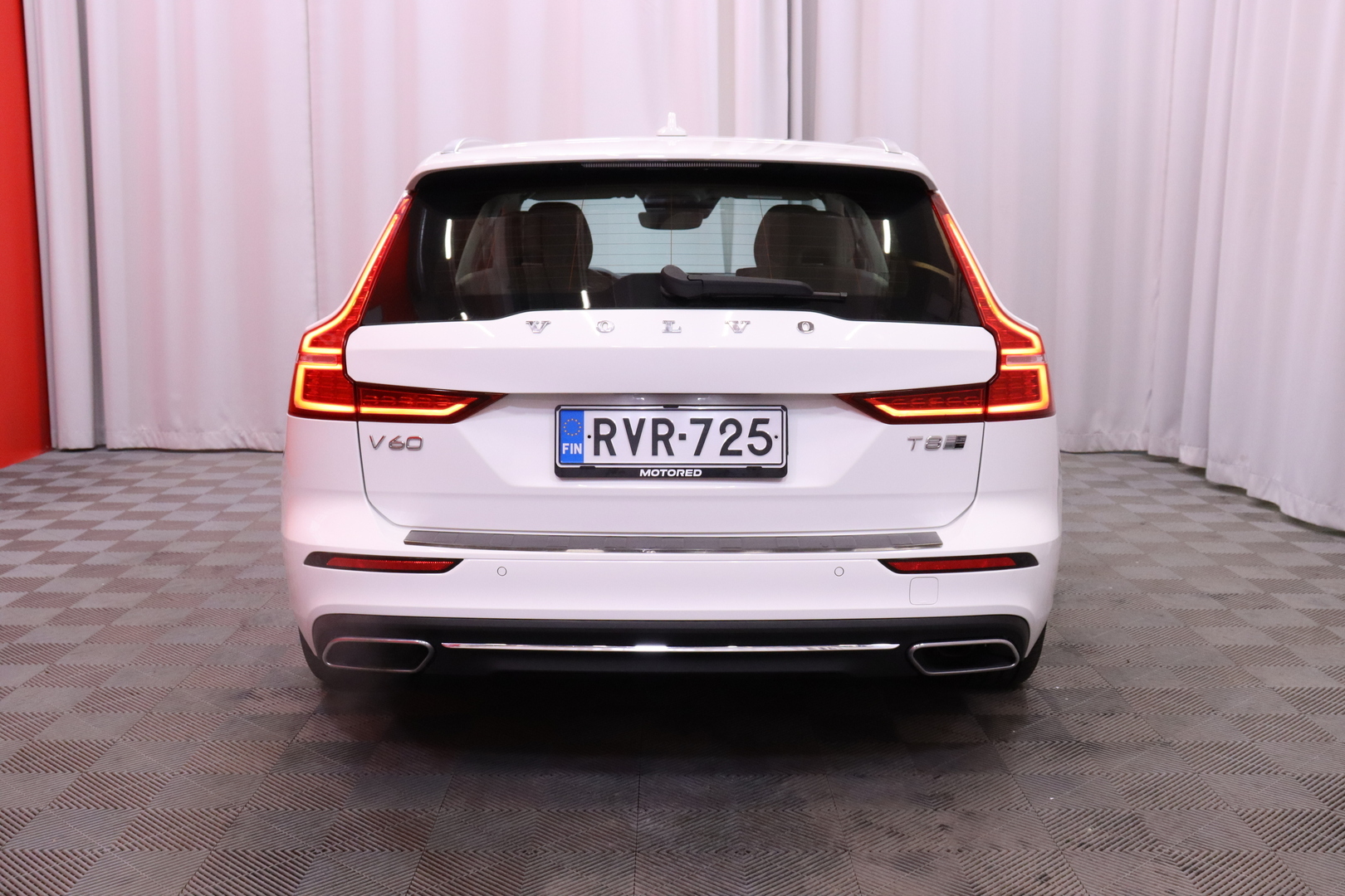 Volvo V60 T8 TwE AWD Inscription aut 2020, photo 4/34