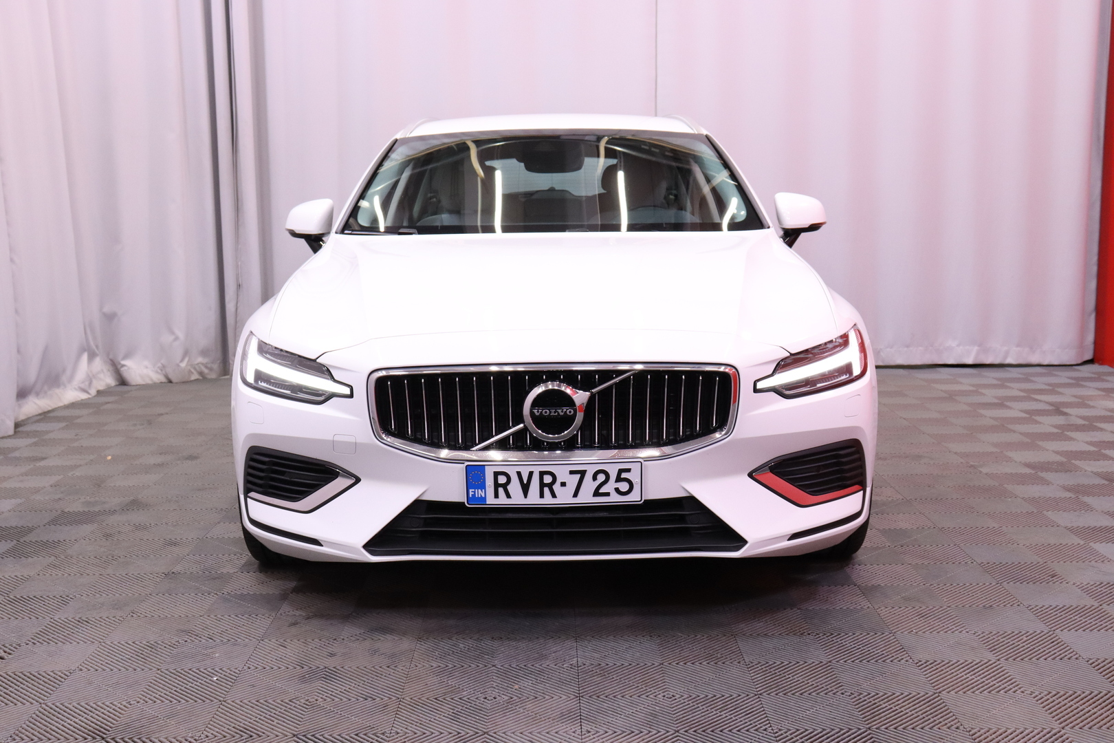 Volvo V60 T8 TwE AWD Inscription aut 2020, photo 7/34