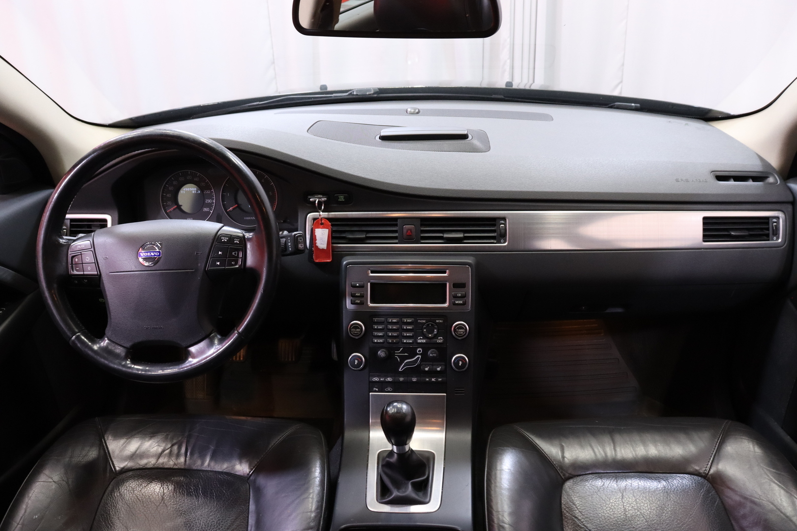 Volvo - V70 - 2.4D / MYYDÄÄN HUUTOKAUPAT.COM - Farmari