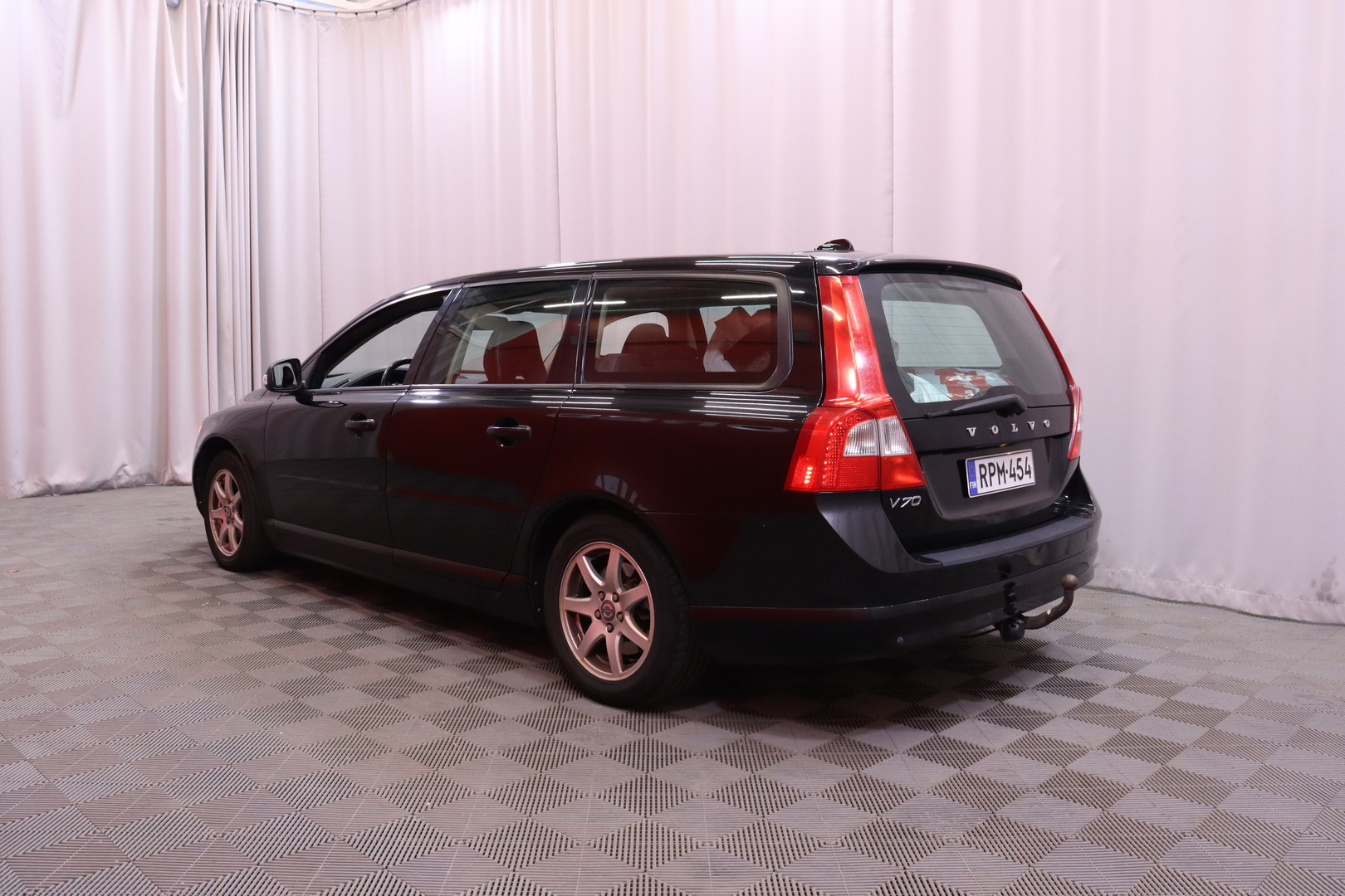 Volvo - V70 - 2.4D / MYYDÄÄN HUUTOKAUPAT.COM - Farmari