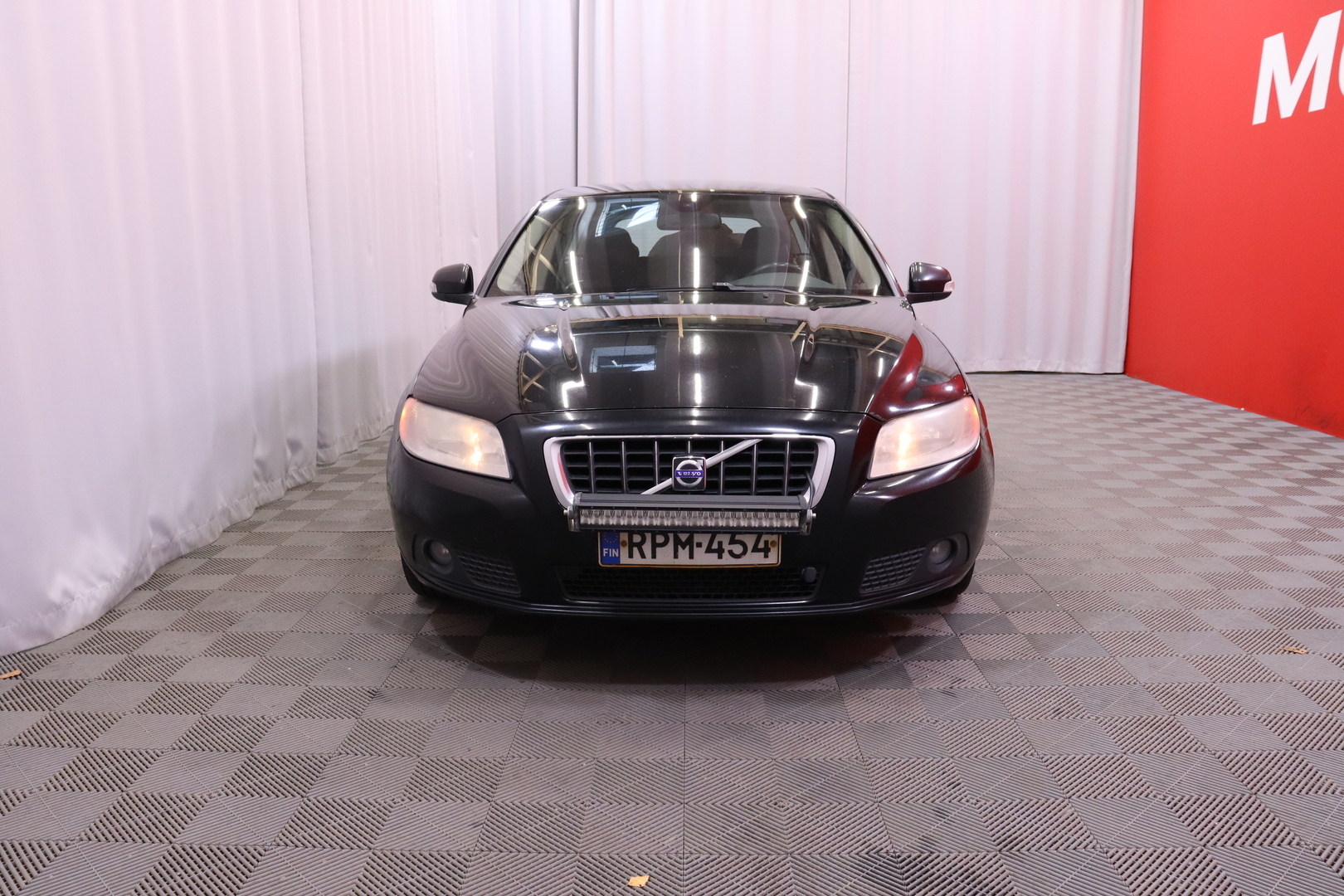 Volvo - V70 - 2.4D / MYYDÄÄN HUUTOKAUPAT.COM - Farmari