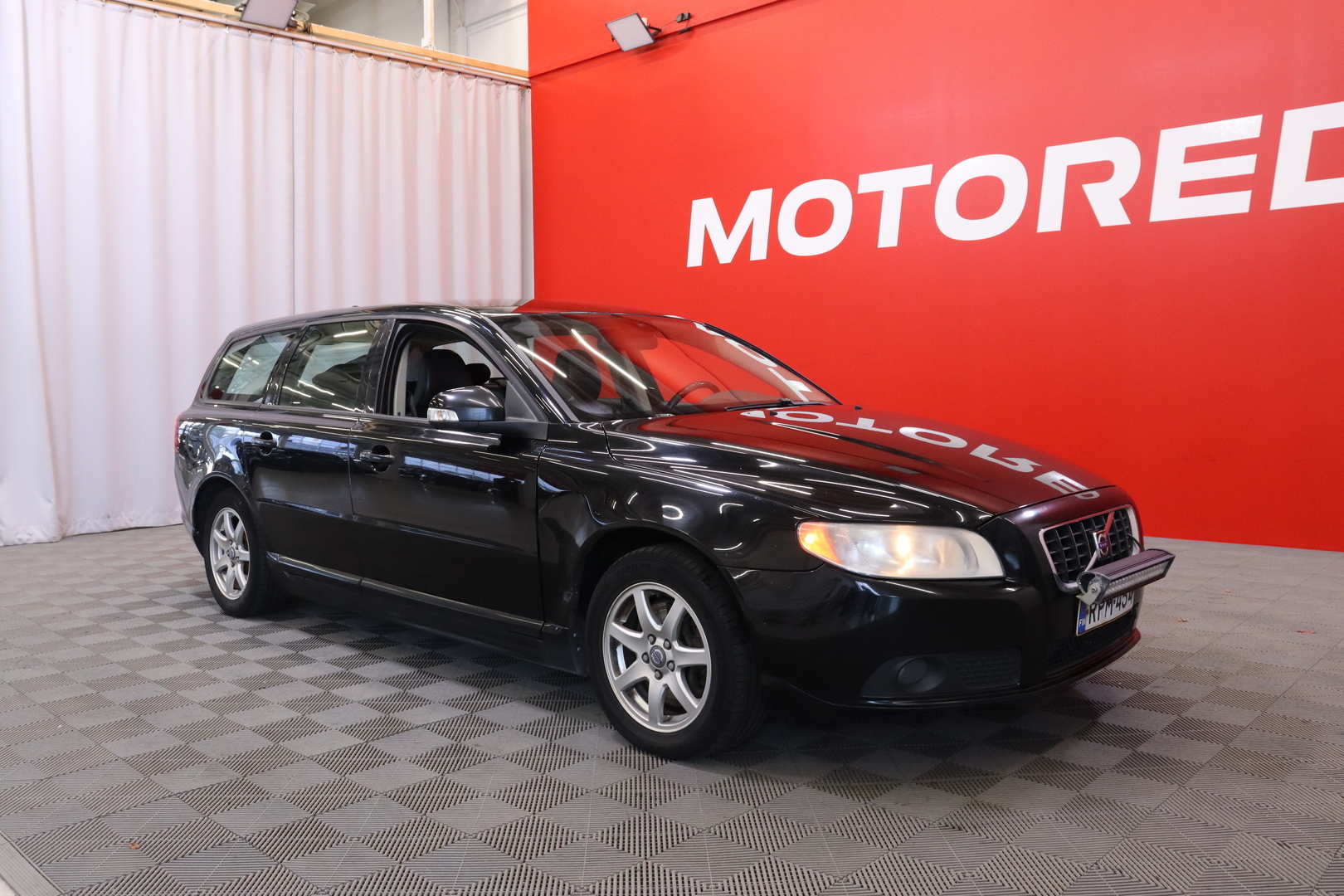 Volvo - V70 - 2.4D / MYYDÄÄN HUUTOKAUPAT.COM - Farmari