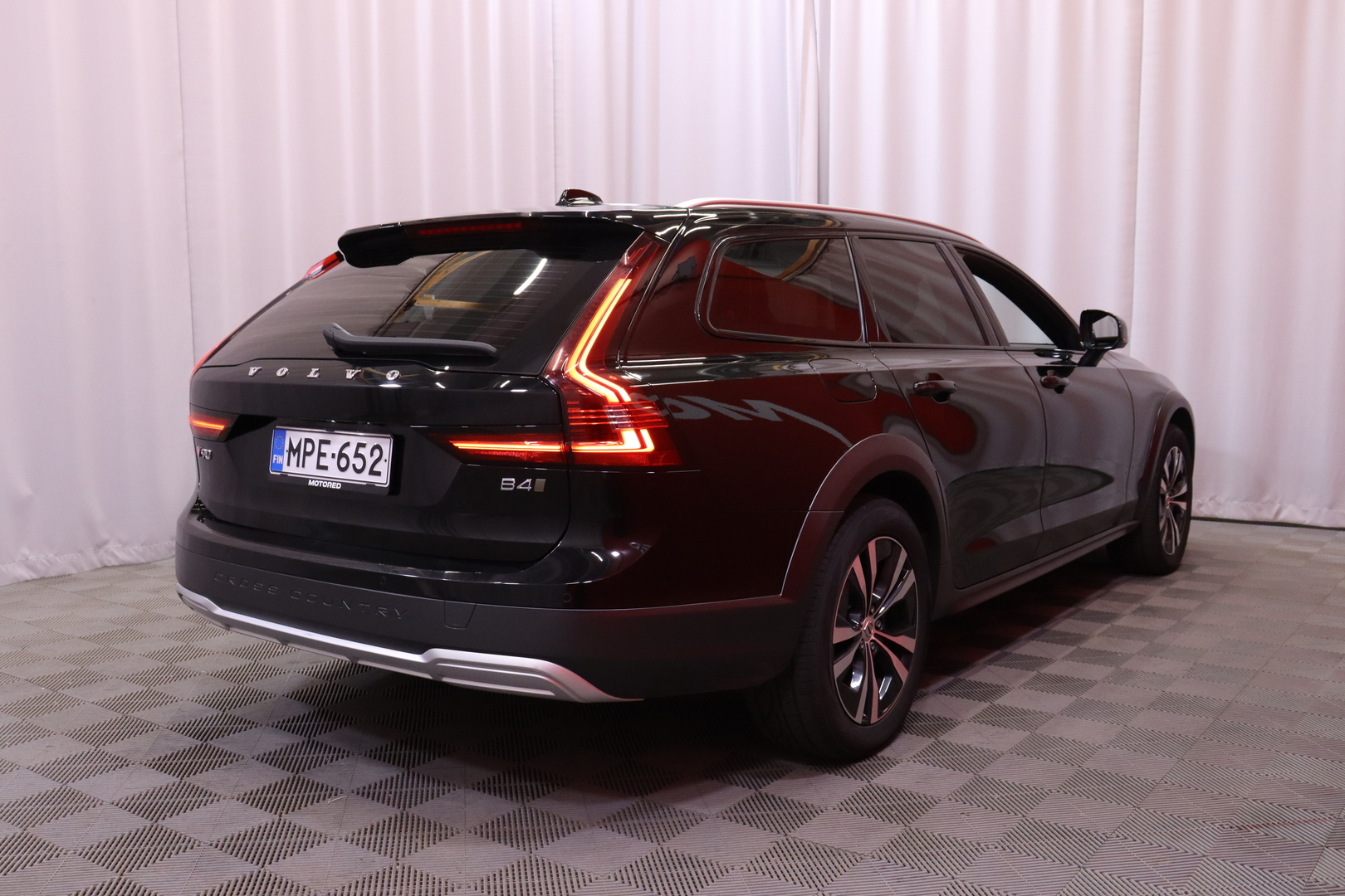 Volvo V90 Cross Country 2021, kuva 4/38