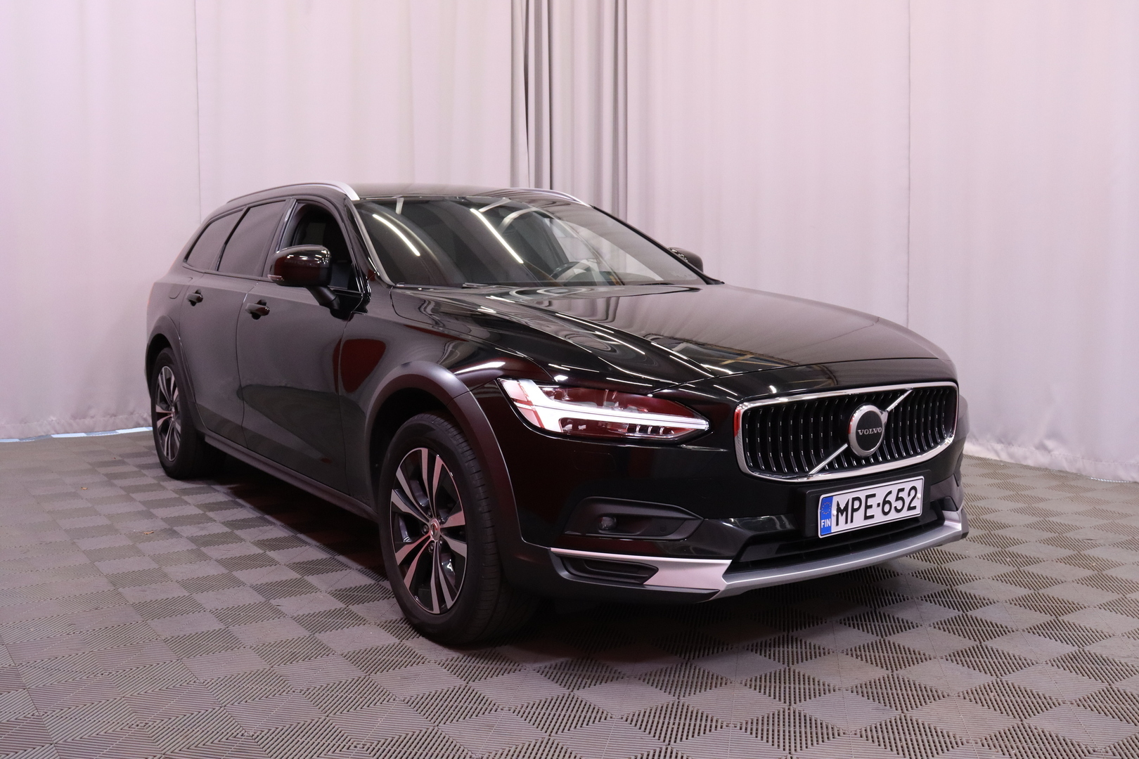 Volvo V90 Cross Country 2021, kuva 7/38
