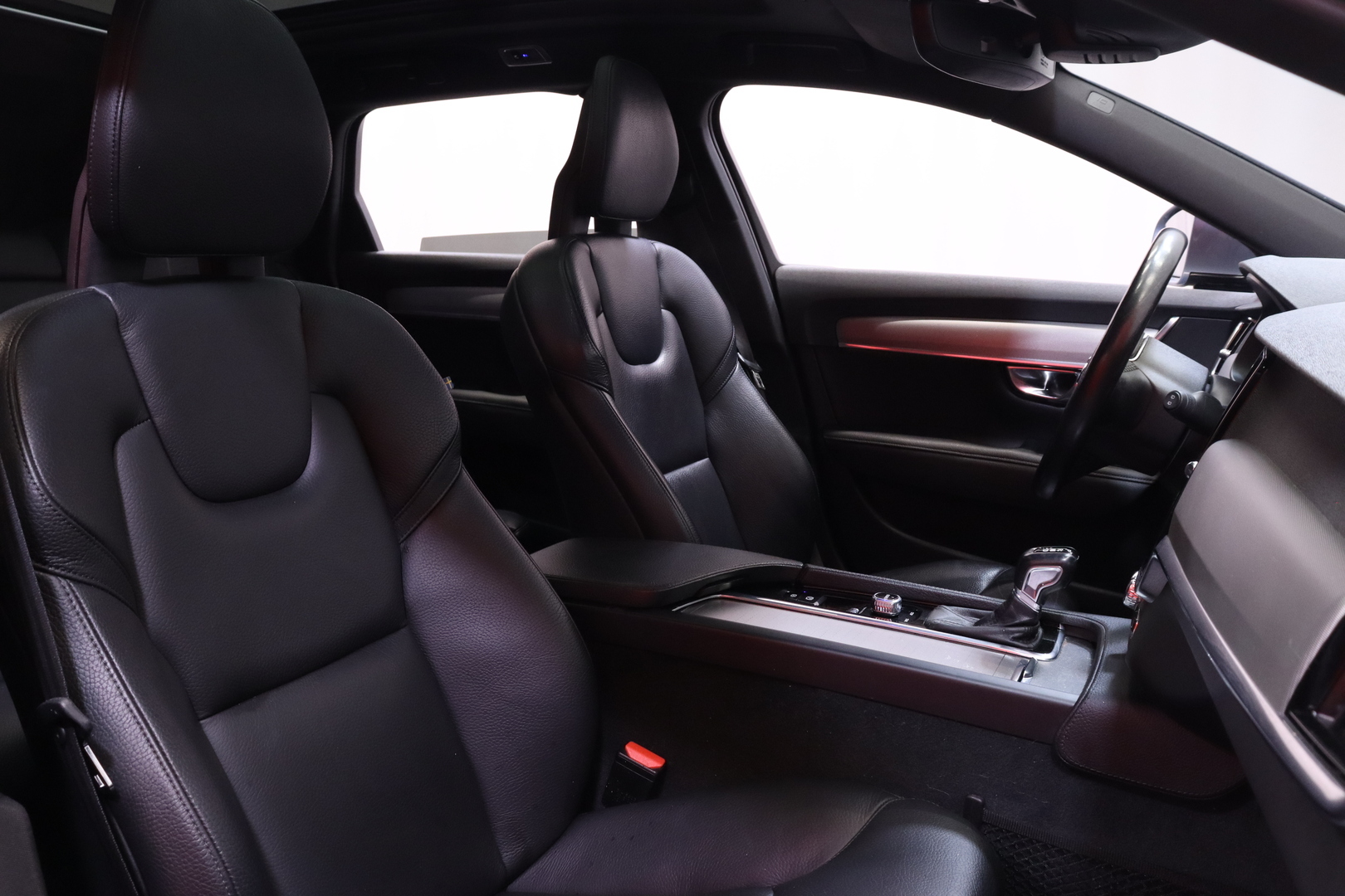 Volvo - V90 - D5 AWD Inscription aut. / Styling-Kit / ACC / Webasto / Kamera / Nahat / Keyless // - Farmari