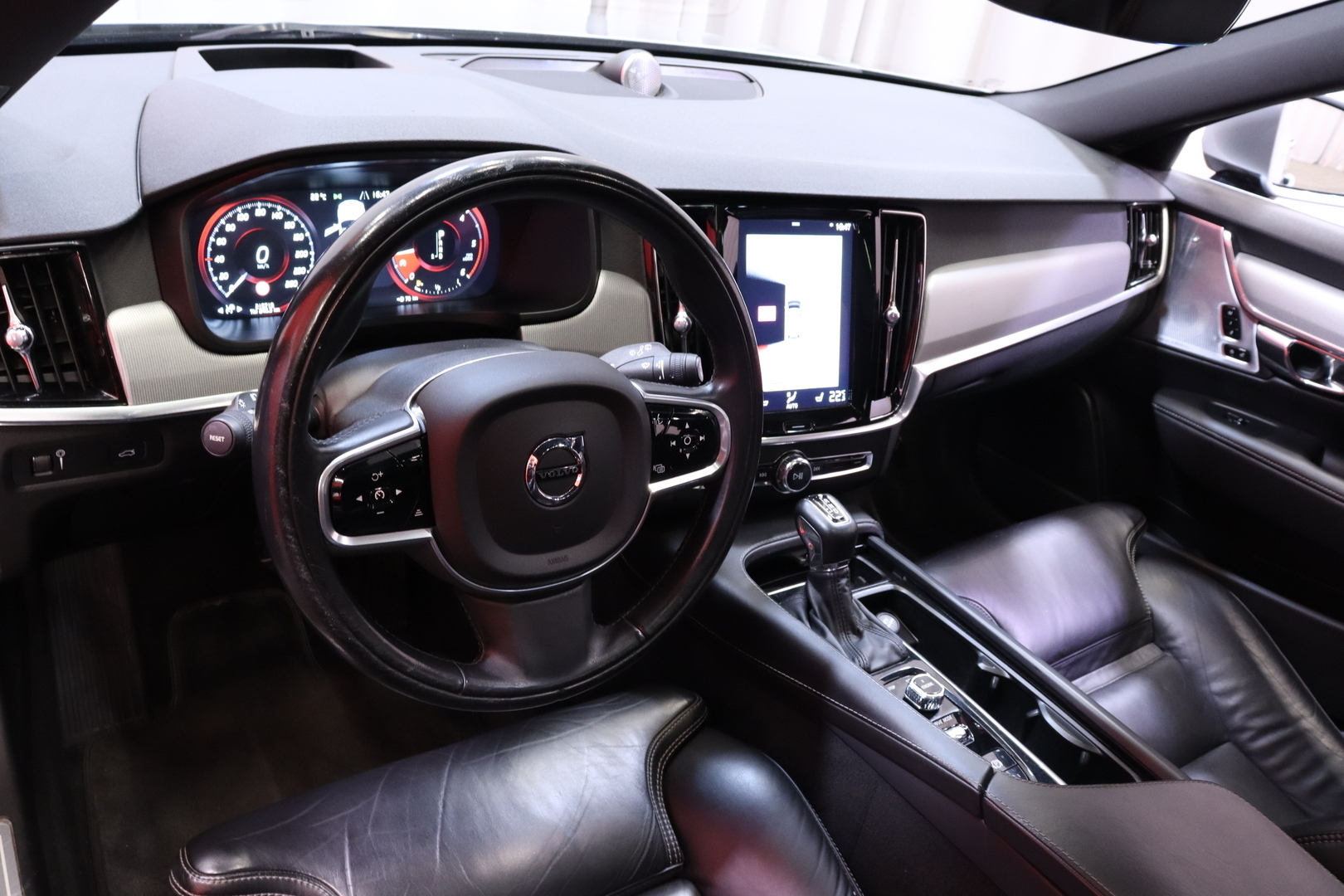 Volvo - V90 - D5 AWD Inscription aut // Webasto / Bowers & Wilkins / Navi / 360° / ACC / Muistipenkit / HUD / LED/ Panorama // - Farmari