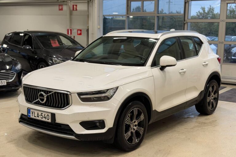 Volvo - XC40 - D4 AWD Business Inscription aut - Maastoauto