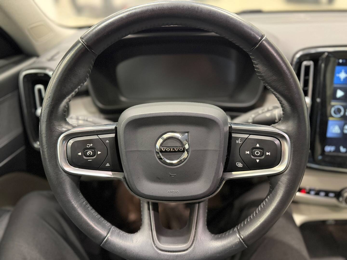 Volvo - XC40 - D4 AWD Business Inscription aut - Maastoauto