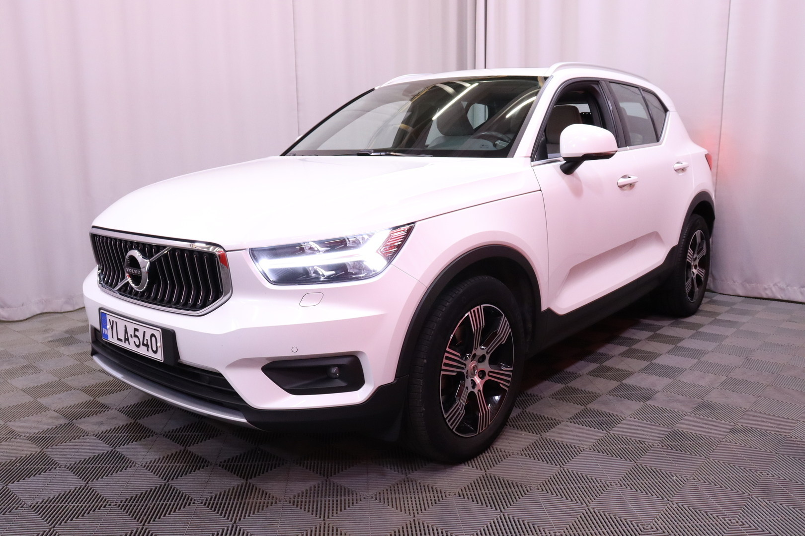 Volvo - XC40 - D4 AWD Business Inscription aut - Maastoauto