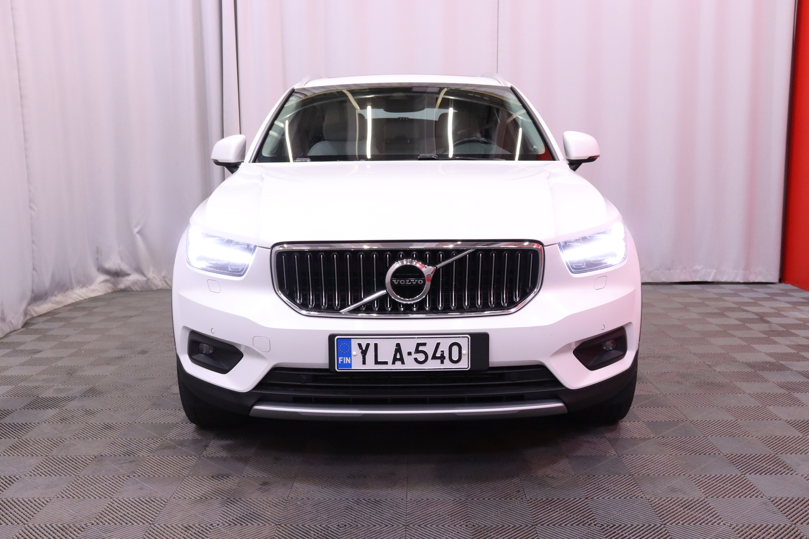Volvo - XC40 - D4 AWD Business Inscription aut - Maastoauto