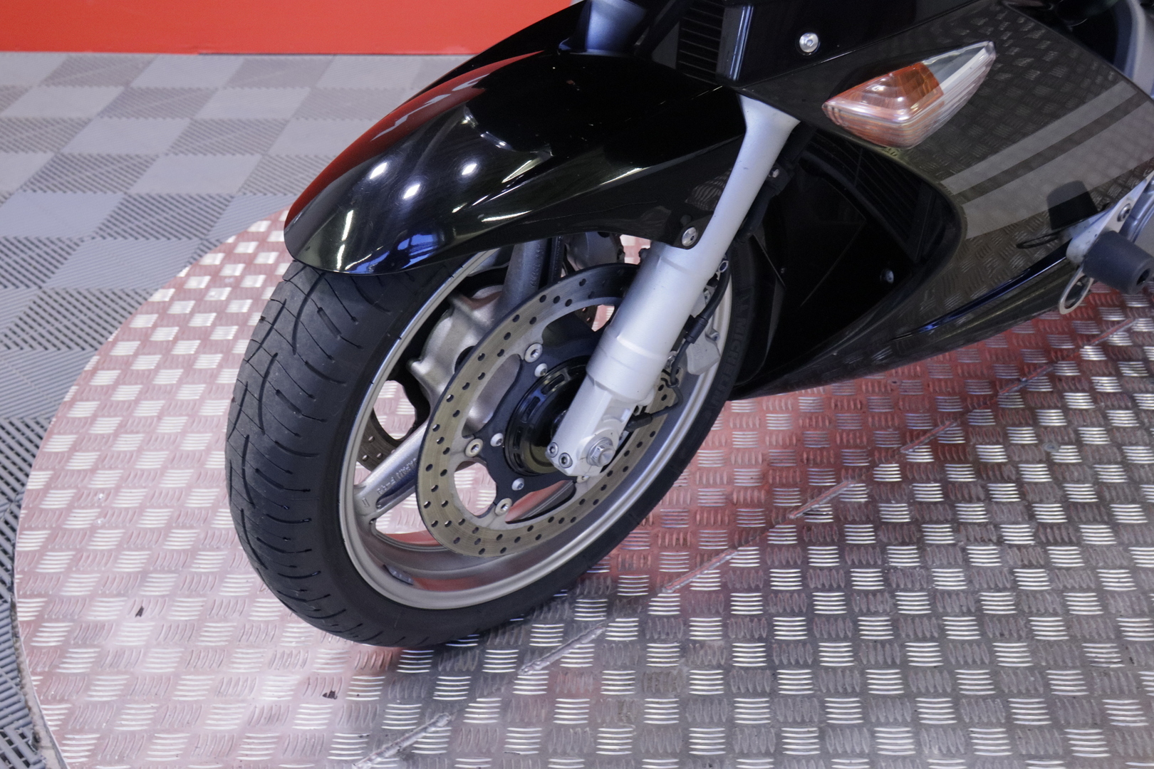 Yamaha - FJR - 1300 // Juuri saapunut! / Suomi-pyörä / 3x Laukut / Navi / Leovince // - Moottoripyörä