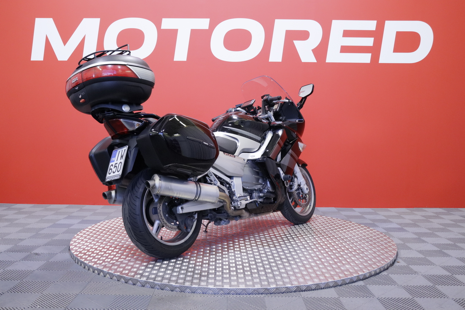 Yamaha - FJR - 1300 // Juuri saapunut! / Suomi-pyörä / 3x Laukut / Navi / Leovince // - Moottoripyörä