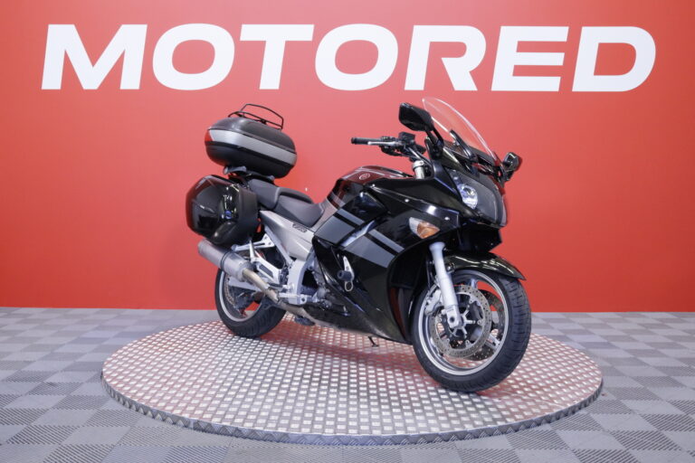 Yamaha - FJR - 1300 // Juuri saapunut! / Suomi-pyörä / 3x Laukut / Navi / Leovince // - Moottoripyörä