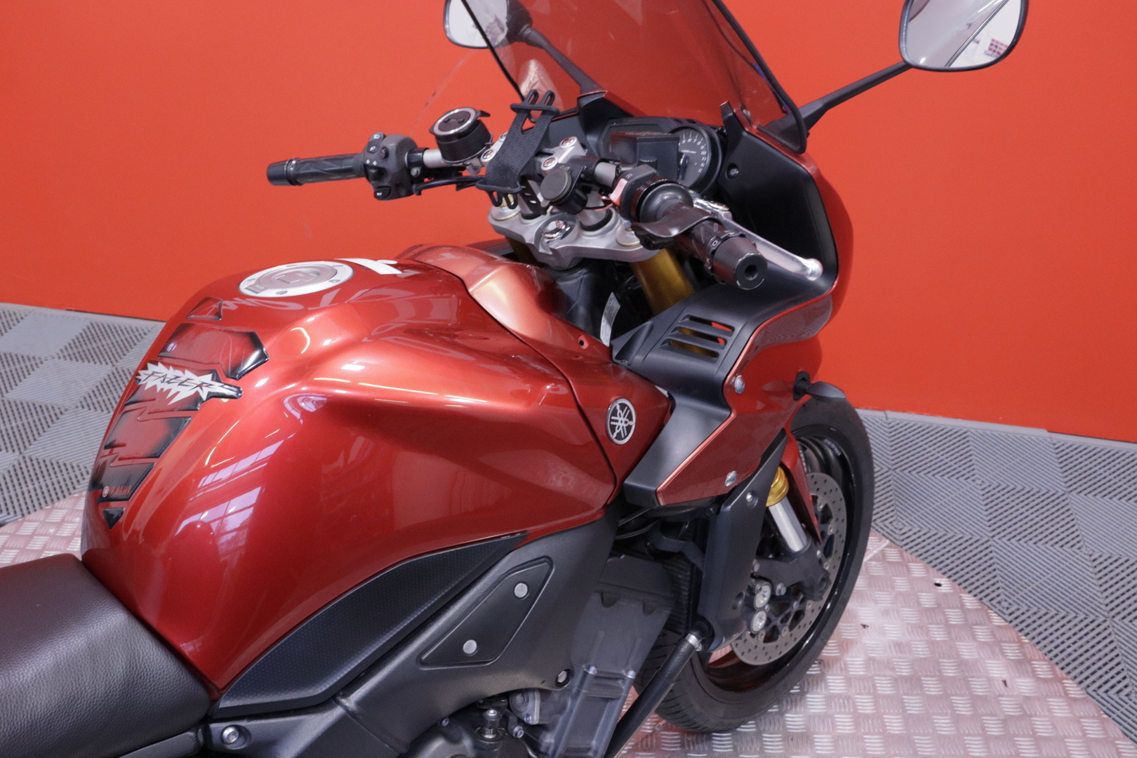 Yamaha - FZ1-S - // Suomi-pyörä / Huoltokirja / IXIL / 3x Laukut // - Moottoripyörä