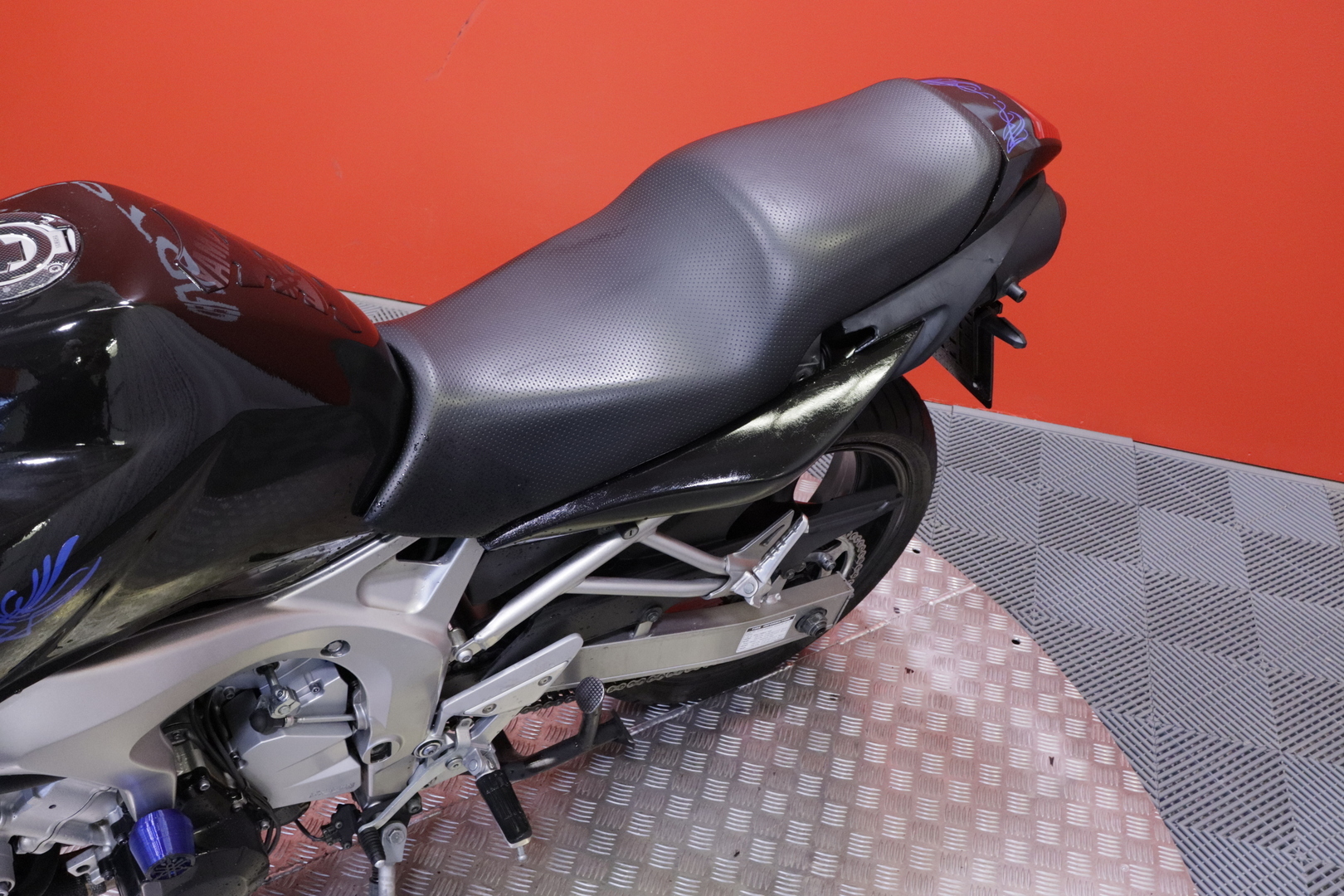 Yamaha - FZ6 - // Suomi-pyörä / LED / Kaatumatapit // - Moottoripyörä