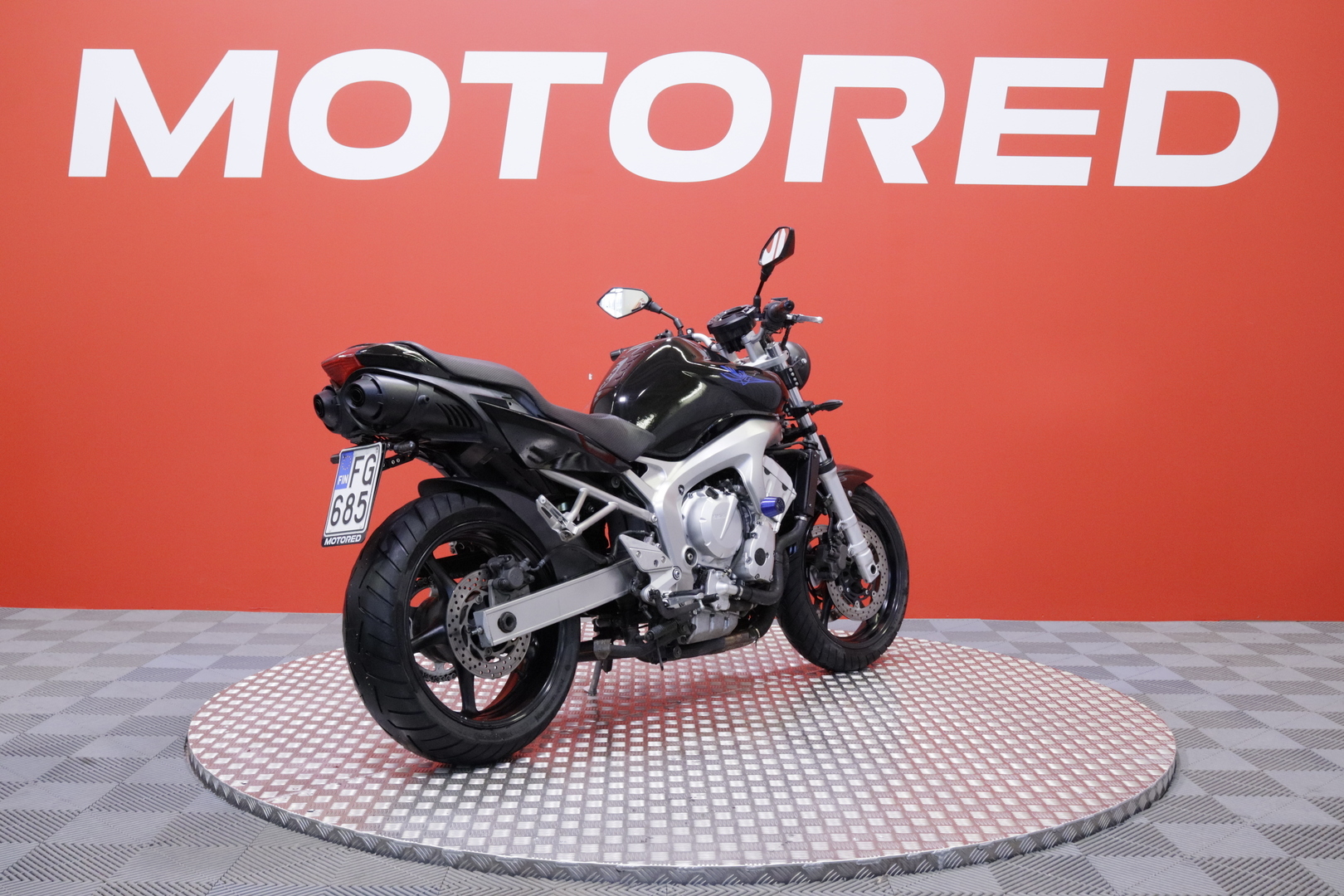 Yamaha - FZ6 - // Suomi-pyörä / LED / Kaatumatapit // - Moottoripyörä