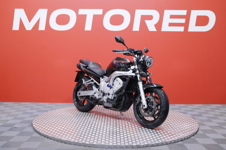 Yamaha - FZ6 - // Suomi-pyörä / LED / Kaatumatapit // - Moottoripyörä