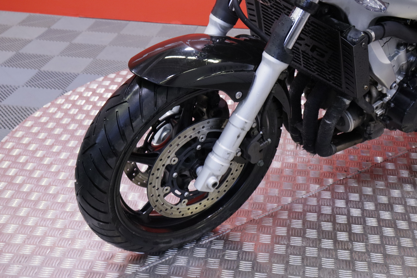 Yamaha - FZ6 - // Suomi-pyörä / LED / Kaatumatapit // - Moottoripyörä