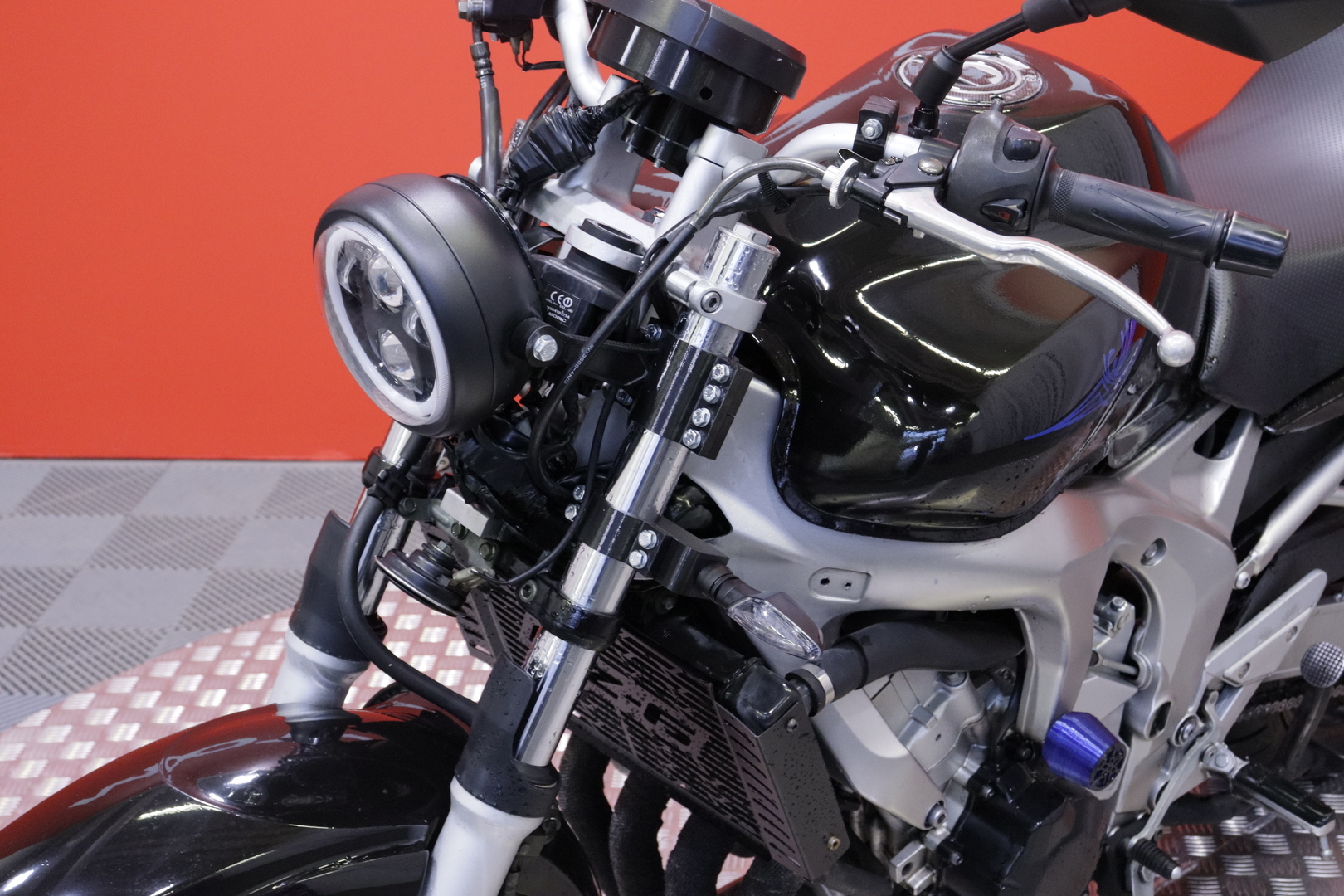 Yamaha - FZ6 - // Suomi-pyörä / LED / Kaatumatapit // - Moottoripyörä