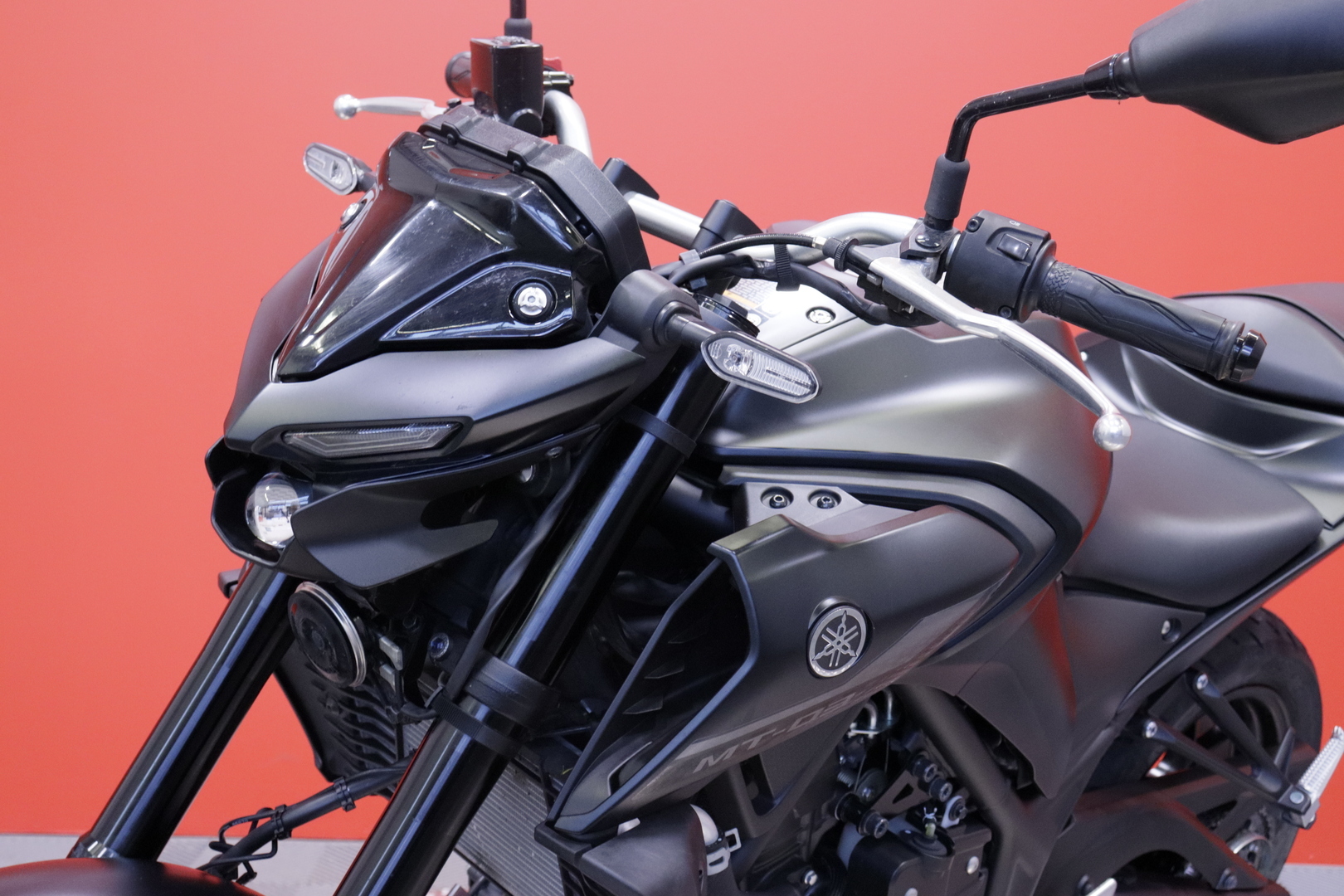 Yamaha - MT-03 - // Suomi-pyörä / Huoltokirja / ABS // - Moottoripyörä