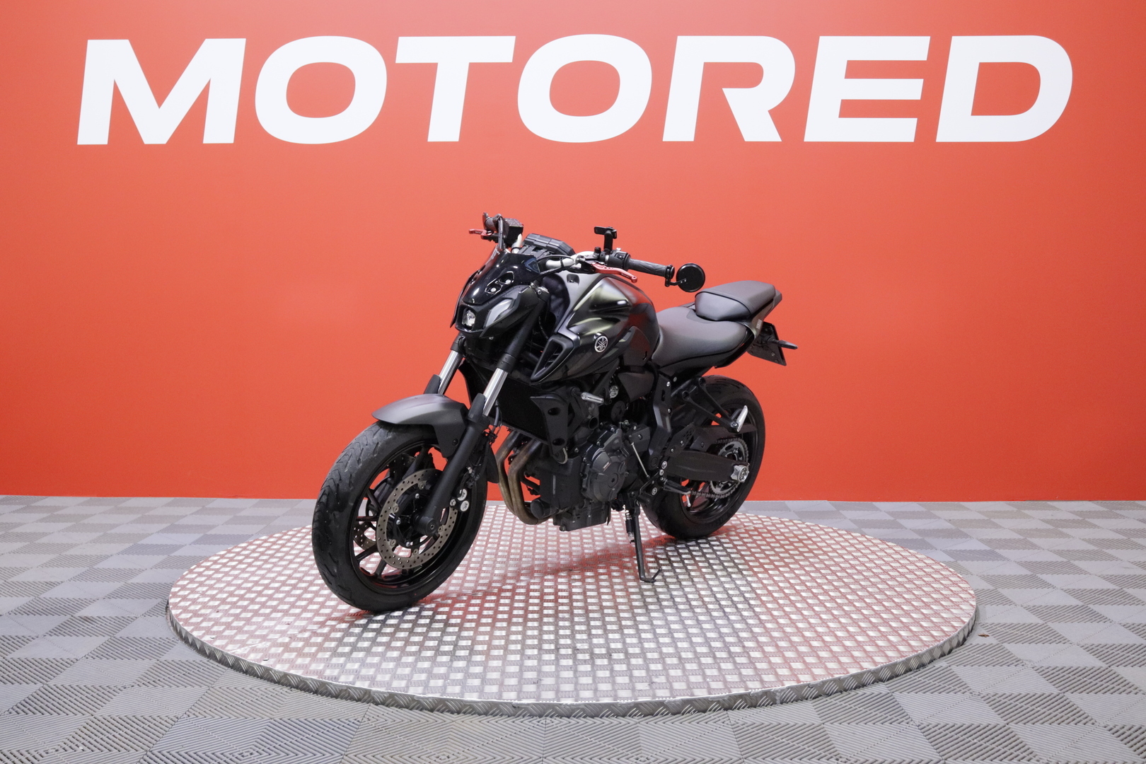 Yamaha - MT-07 - // Suomi-pyörä / Huoltokirja / TFT / Blackwidow // - Moottoripyörä