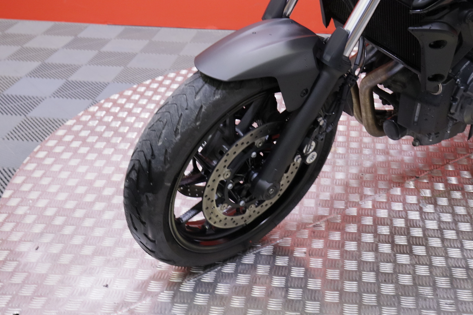 Yamaha - MT-07 - // Suomi-pyörä / Huoltokirja / TFT / Blackwidow // - Moottoripyörä