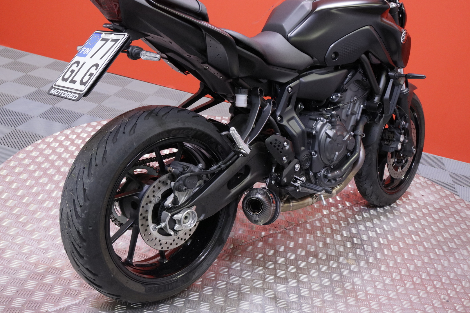 Yamaha - MT-07 - // Suomi-pyörä / Huoltokirja / TFT / Blackwidow // - Moottoripyörä