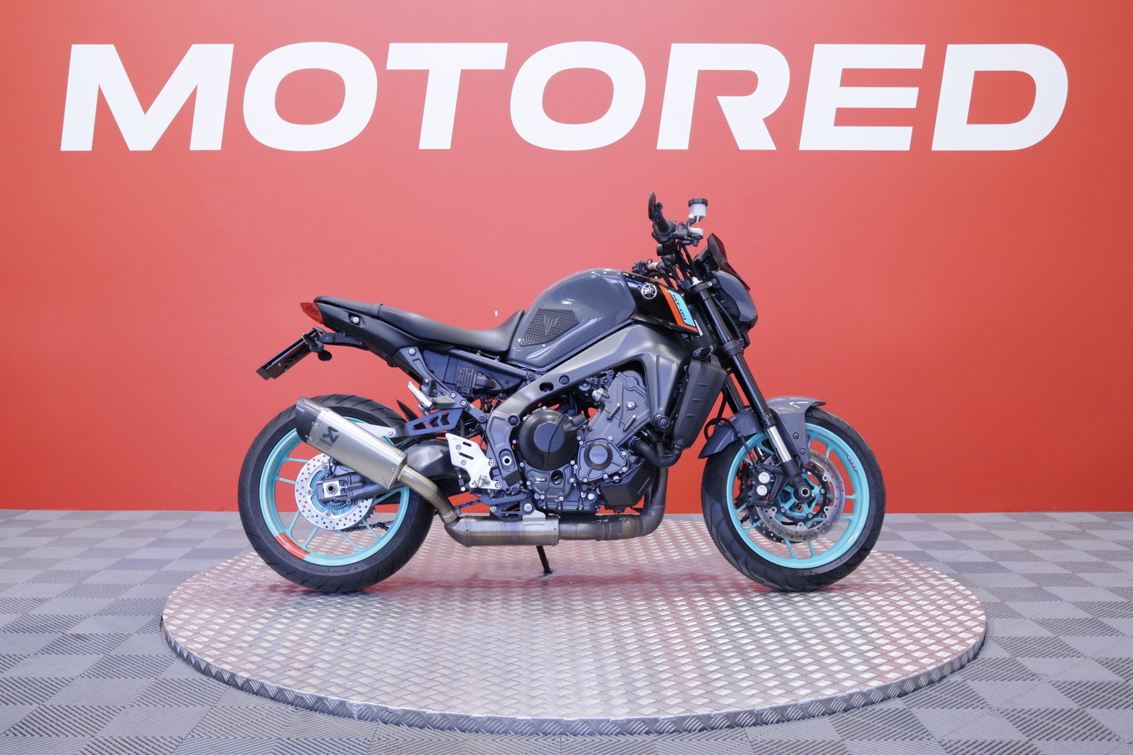 Yamaha - MT-09 - // Shifter / Ajomodet / TCS / Akrapovic putkisto // - Moottoripyörä