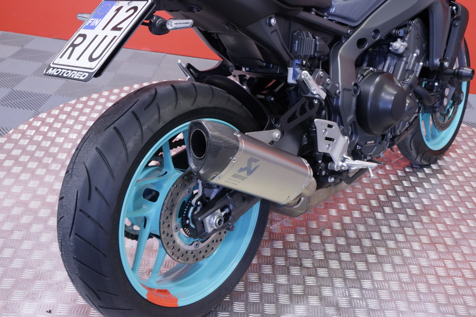 Yamaha - MT-09 - // Shifter / Ajomodet / TCS / Akrapovic putkisto // - Moottoripyörä