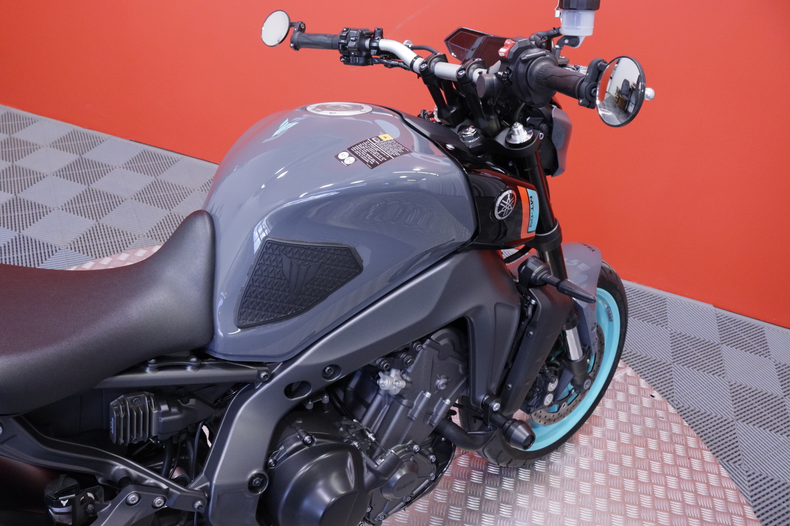 Yamaha - MT-09 - // Shifter / Ajomodet / TCS / Akrapovic putkisto // - Moottoripyörä