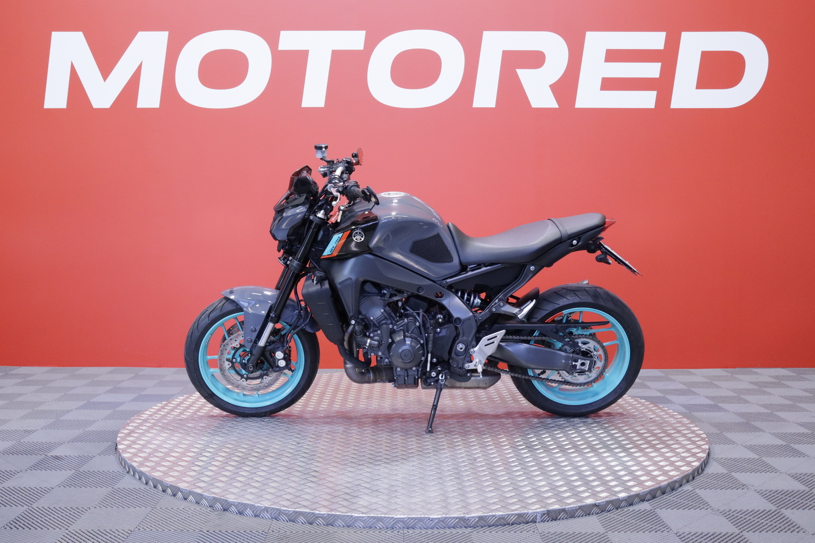 Yamaha - MT-09 - // Shifter / Ajomodet / TCS / Akrapovic putkisto // - Moottoripyörä