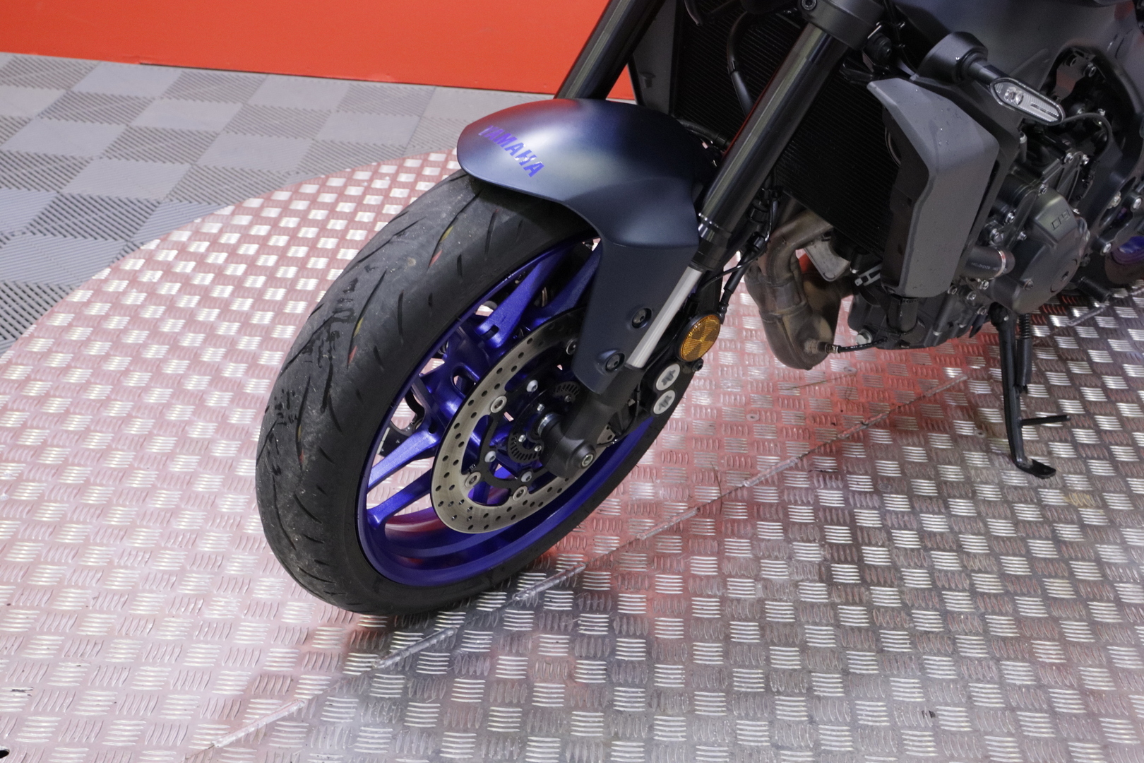 Yamaha - MT-09 - // Huoltokirja / TFT / Shifter / Ajomodet / Vakkari // - Moottoripyörä