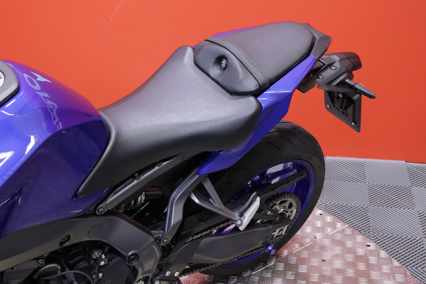Yamaha - MT-09 - // Huoltokirja / TFT / Shifter / Ajomodet / Vakkari // - Moottoripyörä