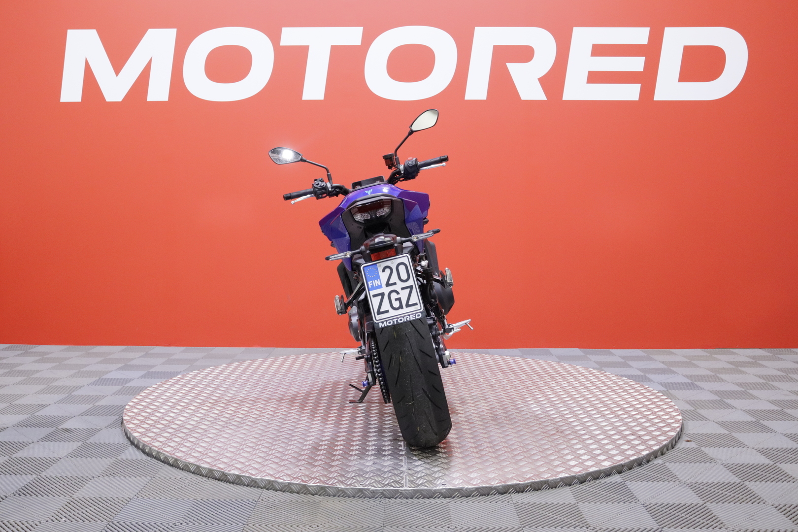 Yamaha - MT-09 - // Huoltokirja / TFT / Shifter / Ajomodet / Vakkari // - Moottoripyörä