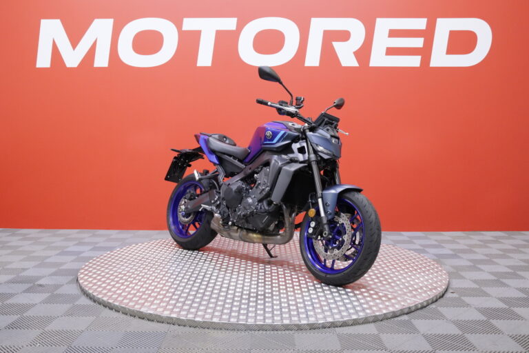 Yamaha - MT-09 - // Huoltokirja / TFT / Shifter / Ajomodet / Vakkari // - Moottoripyörä