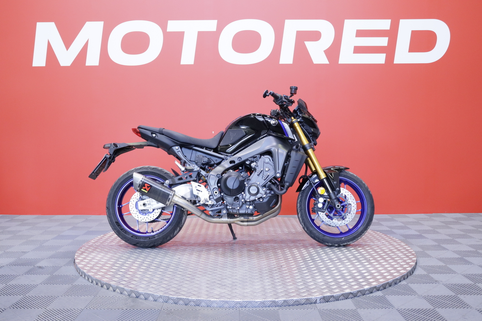 Yamaha - MT-09 - SP // Suomi-pyörä / Huoltokirja / Akrapovic // - Moottoripyörä