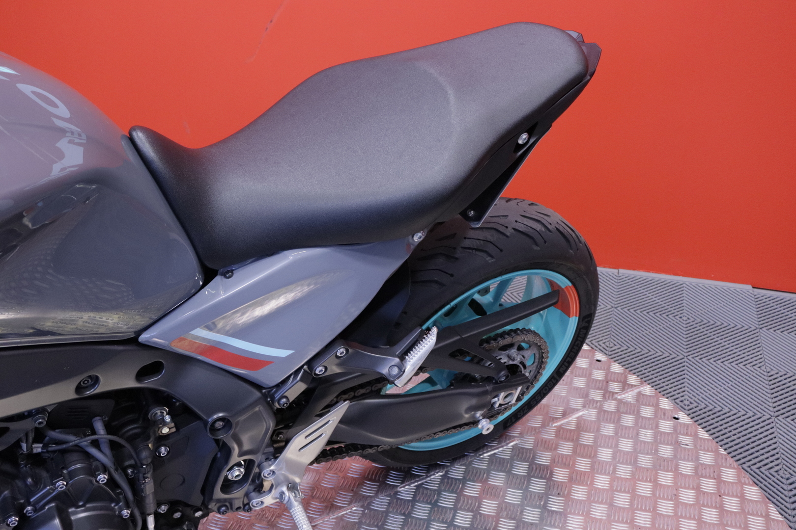 Yamaha - MT-09 - // Suomi-pyörä / Shifter / Akrapovic / TCS / Ajomodet // - Moottoripyörä