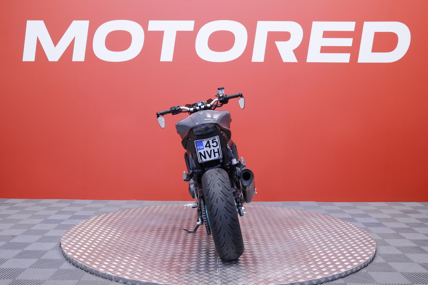 Yamaha - MT-09 - // Suomi-pyörä / Shifter / Akrapovic / TCS / Ajomodet // - Moottoripyörä