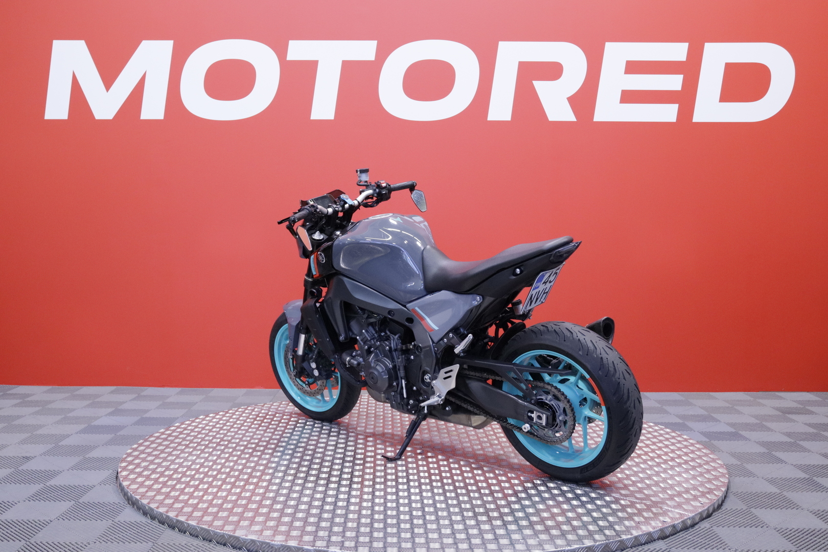 Yamaha - MT-09 - // Suomi-pyörä / Shifter / Akrapovic / TCS / Ajomodet // - Moottoripyörä