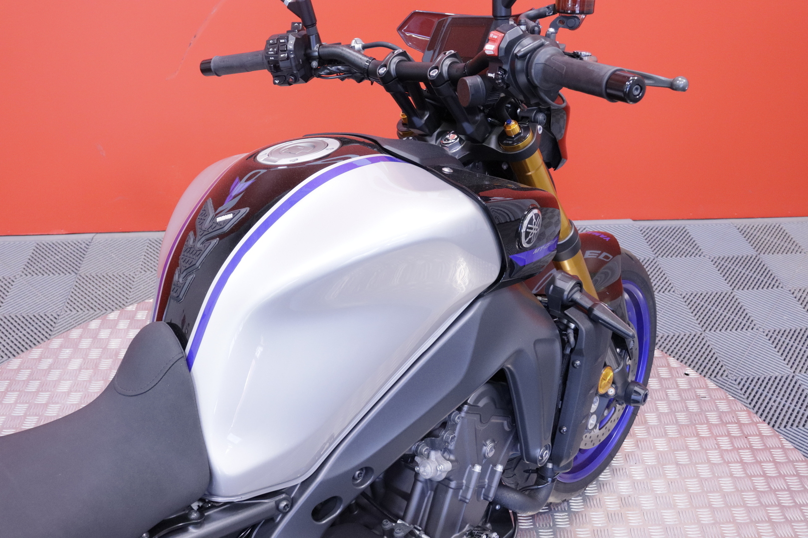 Yamaha - MT-09 - SP // Huoltokirja / Vakkari / Shifter // - Moottoripyörä