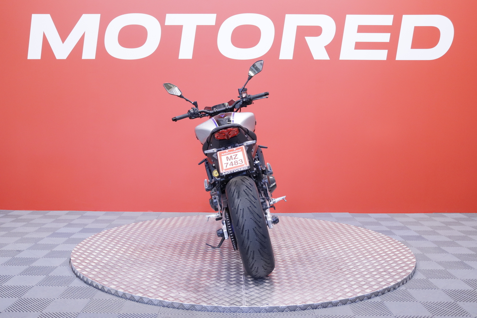 Yamaha - MT-09 - SP // Huoltokirja / Vakkari / Shifter // - Moottoripyörä