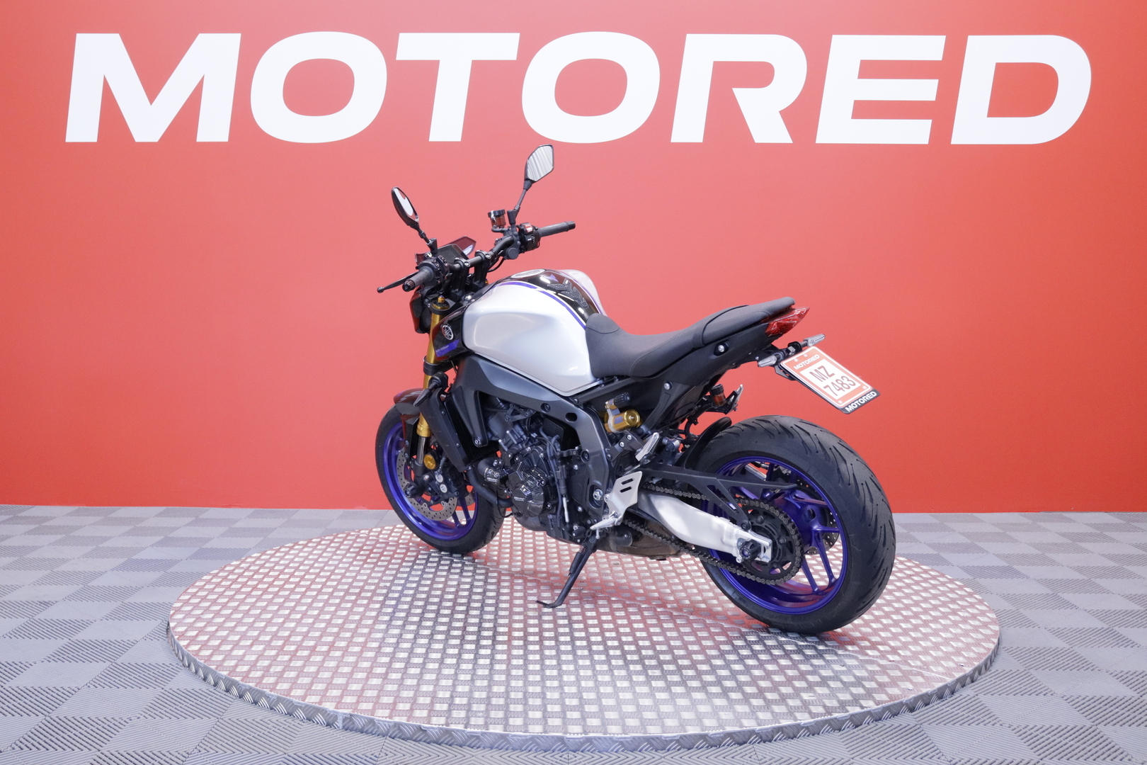 Yamaha - MT-09 - SP // Huoltokirja / Vakkari / Shifter // - Moottoripyörä
