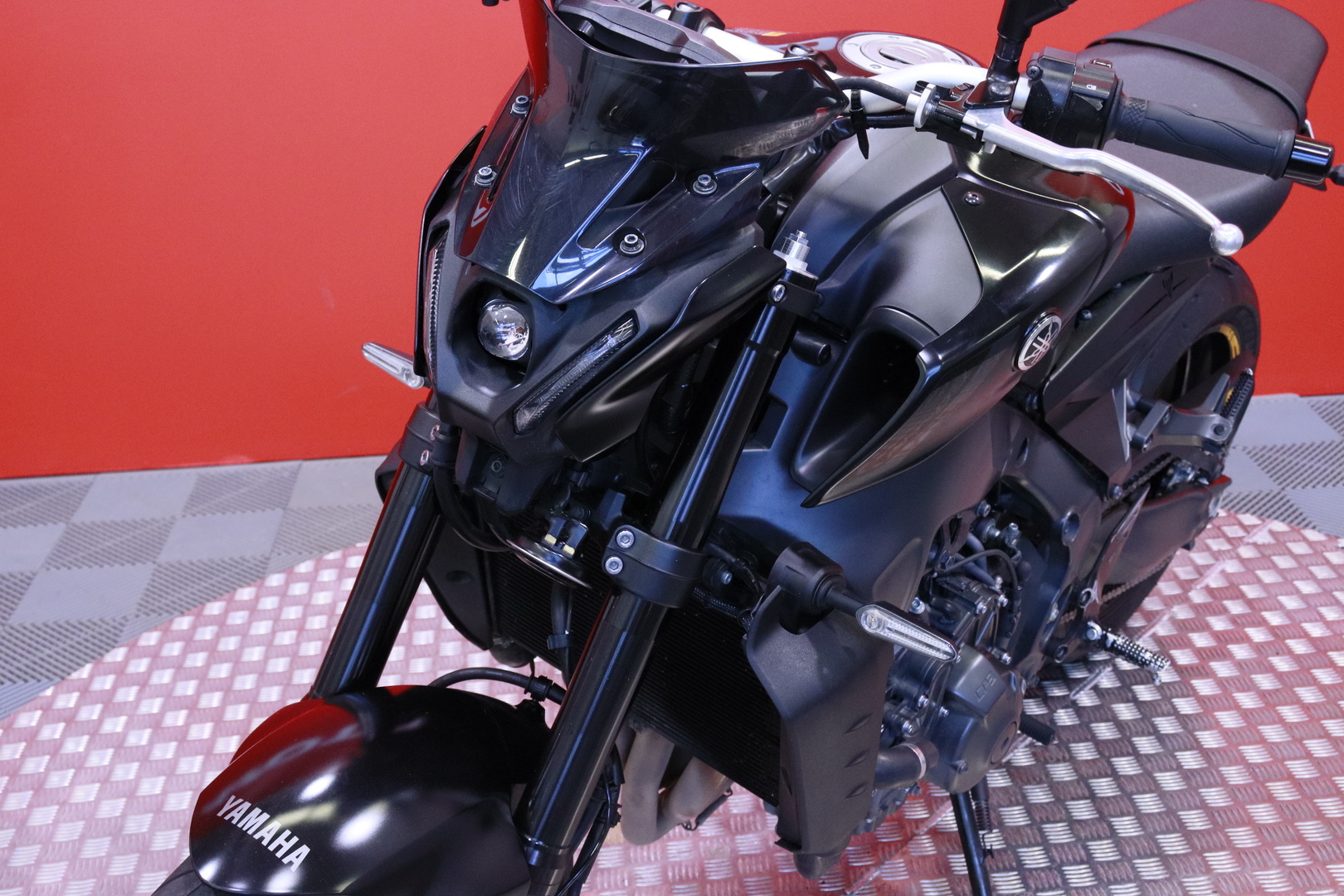Yamaha - MT-09 - // Shifter / Dominator / TCS // - Moottoripyörä