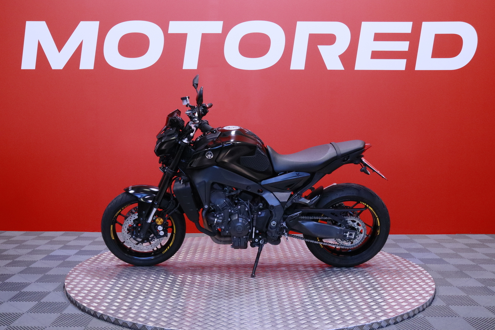 Yamaha - MT-09 - // Shifter / Dominator / TCS // - Moottoripyörä