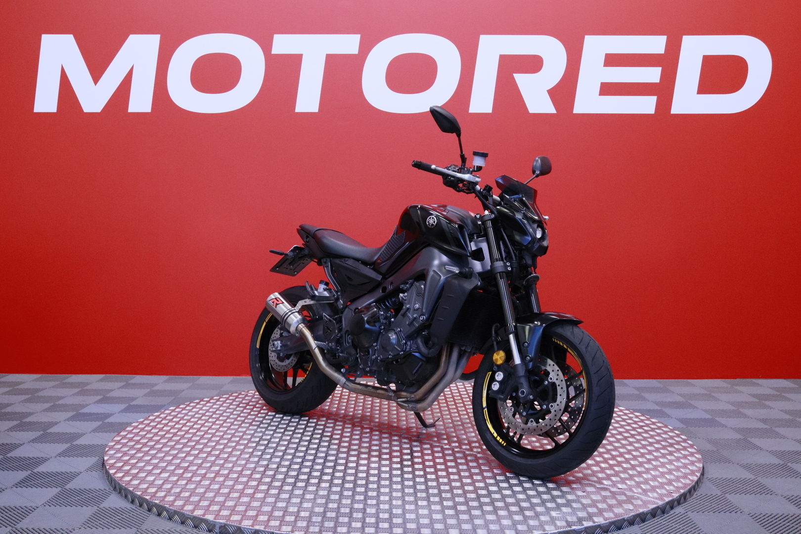Yamaha - MT-09 - // Shifter / Dominator / TCS // - Moottoripyörä