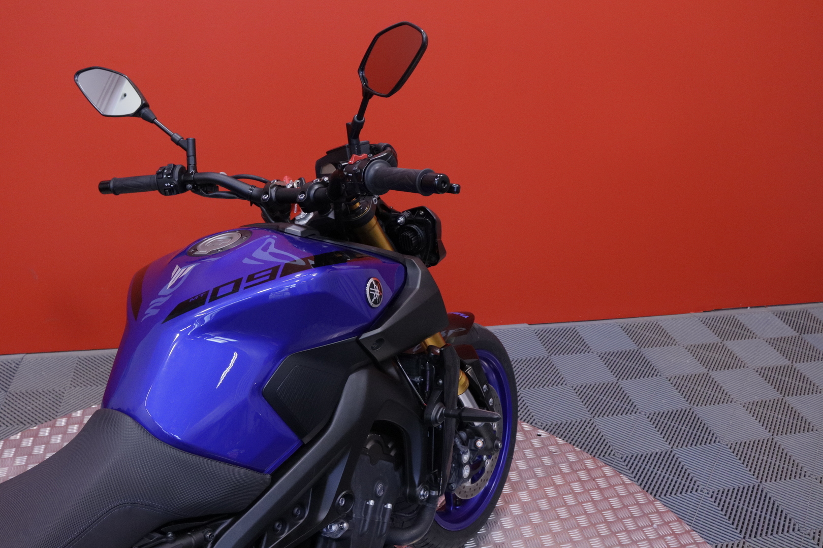 Yamaha - MT-09 - // Huoltokirja / Öhlins / Shifter / Mivv // - Moottoripyörä