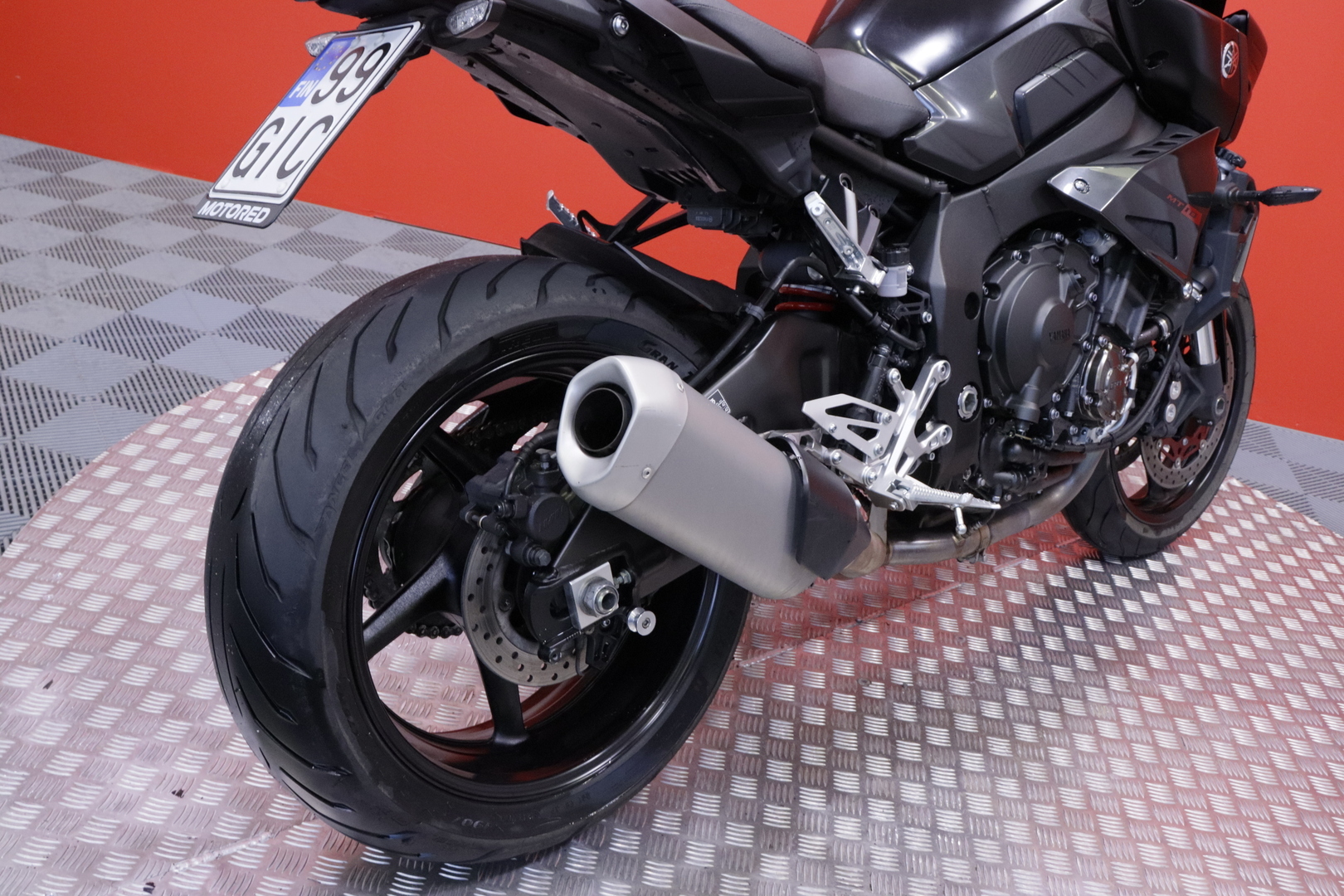 Yamaha - MT-10 - // Huoltokirja / Decat / Shifter / Penkitetty // - Moottoripyörä