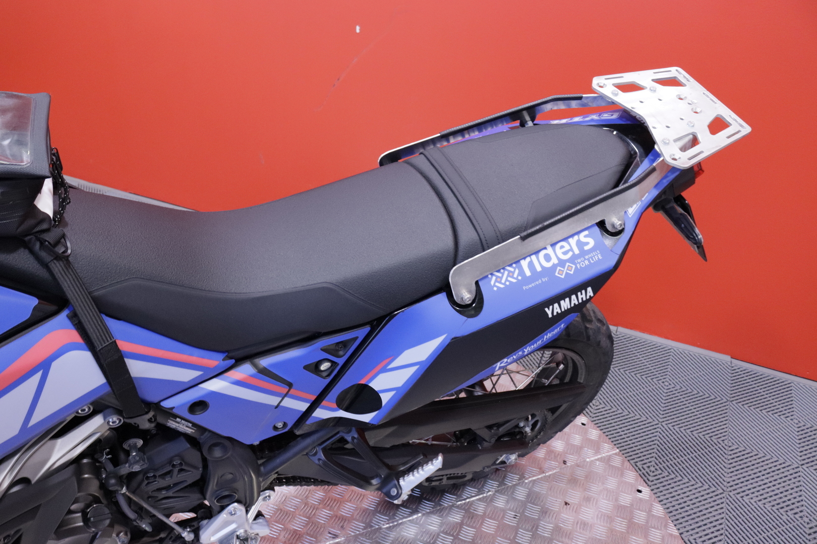 Yamaha - XTZ - 700 Tenere World Raid // Öhlins / Tuplatankki / KYB / Suomi-pyörä / Huoltokirja / Akrapovic // - Moottoripyörä
