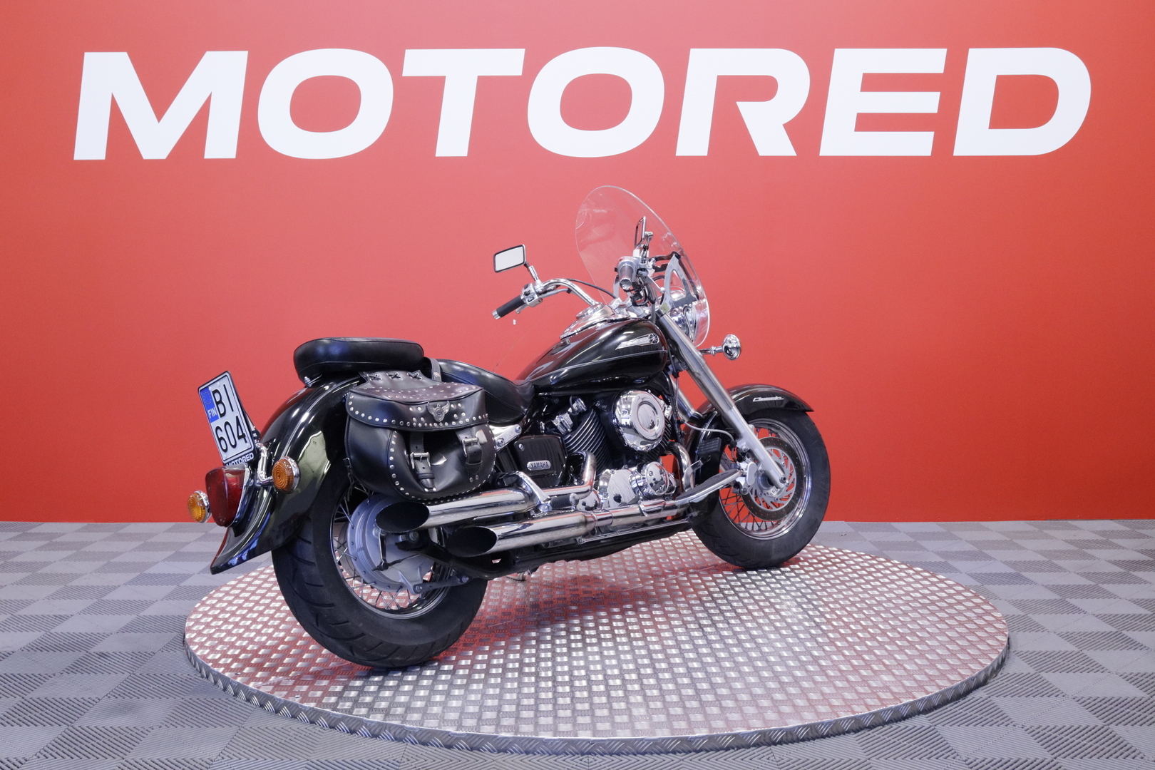 Yamaha - XVS - 650 Dragstar Classic // Suomi-pyörä / Huoltokirja / Vance & Hines / Sivulaukut // - Moottoripyörä